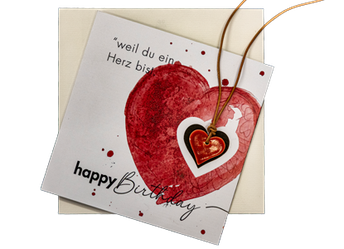Karte mit Anhänger Happy Birthday Herz_a.png Karte mit Anhänger Happy Birthday Herz_a