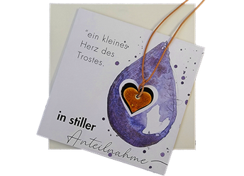Karte mit Anhänger Anteilnahme Herz.png Karte mit Anhänger Anteilnahme Herz