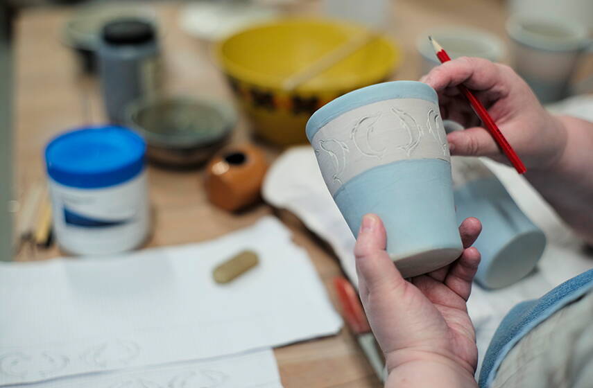 bearbeitung_tasse_mit_zeichnung.jpg bearbeitung_tasse_mit_zeichnung.jpg
